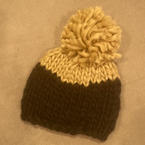 FREE PEOPLE black & tan Colorblock chunky knit Pom hat - Picture 2 of 5